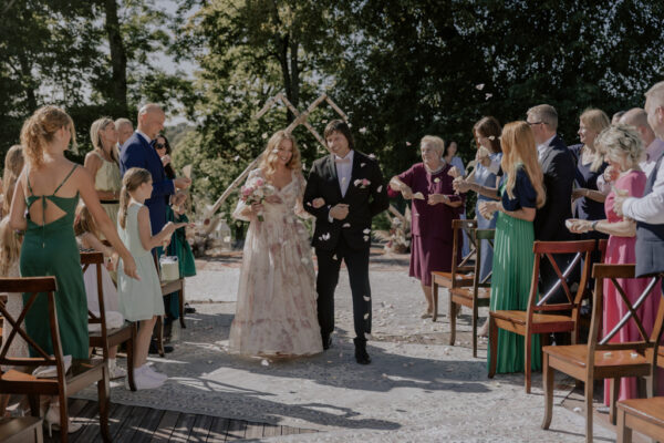 Radoši un kvalitatīvi kāzu foto un video risinājumi pāriem Latvijā | Kāzu Fotogrāfs un Filmētājs – Ventaskrasts Media