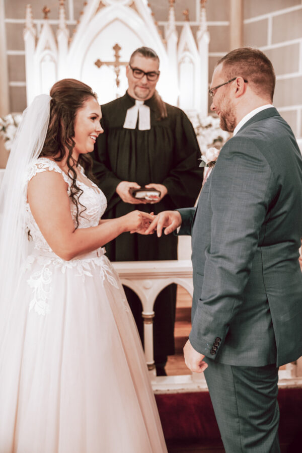 Profesionāli kāzu pakalpojumi ar māksliniecisku skatījumu | Kāzu Fotogrāfs un Filmētājs – Ventaskrasts Media