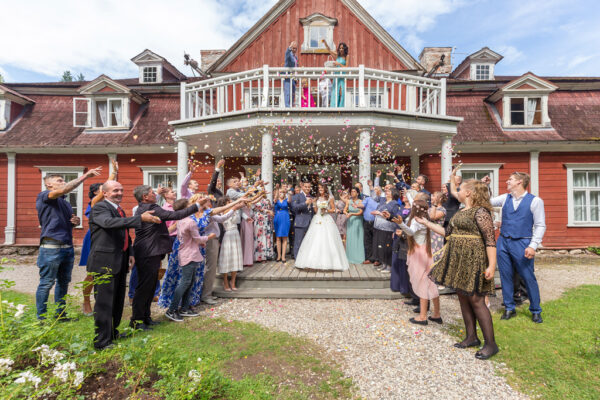 Kāzu dienas iemūžināšana profesionāli un ar cieņu pret detaļām | Kāzu Fotogrāfs un Filmētājs – Ventaskrasts Media