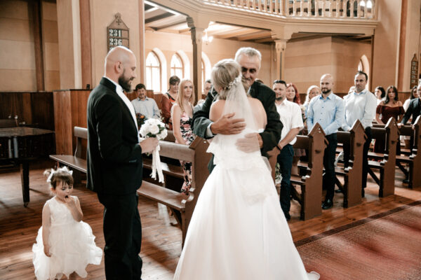 Kāzu foto un video pakalpojumi ar estētisku un emocionālu līdzsvaru | Kāzu Fotogrāfs un Filmētājs – Ventaskrasts Media