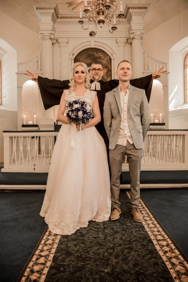 Radošs kāzu saturs bez klišejām un pozēšanas | Kāzu Fotogrāfs un Filmētājs – Ventaskrasts Media