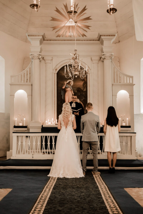 Kāzu foto un video pakalpojumi ar estētisku un emocionālu līdzsvaru | Kāzu Fotogrāfs un Filmētājs – Ventaskrasts Media