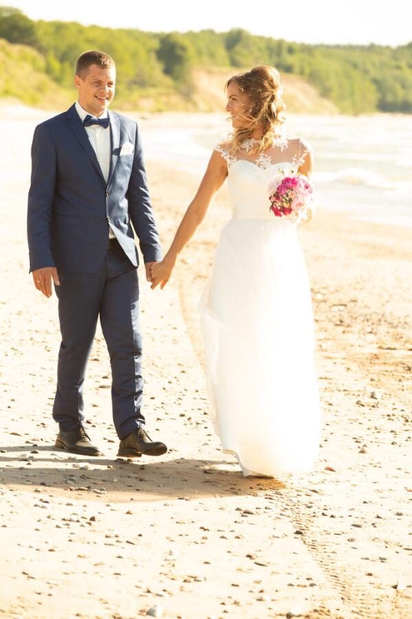 Radoši un kvalitatīvi kāzu foto un video risinājumi pāriem Latvijā | Kāzu Fotogrāfs un Filmētājs – Ventaskrasts Media